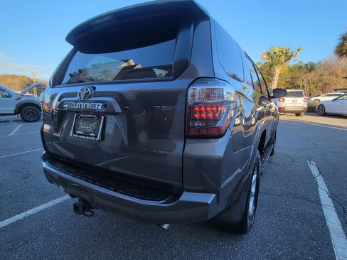 Used 2018 Toyota 4Runner SR5 image 14