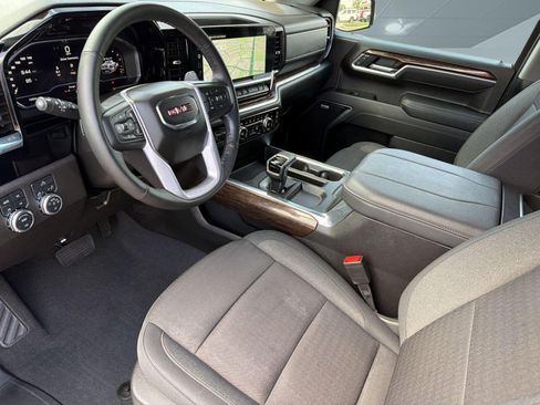 Used 2025 GMC Sierra 1500 Elevation AWD/4WD image 4