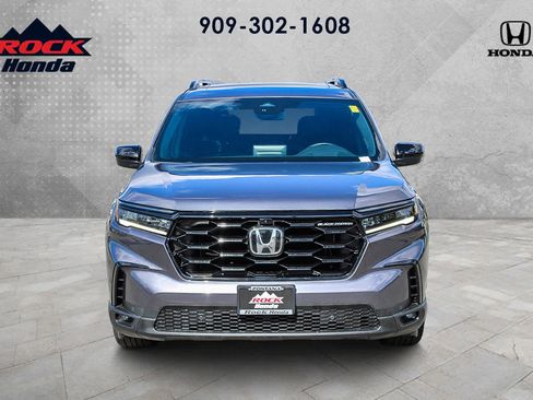 Certified 2025 Honda Pilot Black Edition image 2