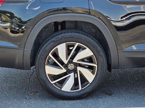 Used 2026 Volkswagen Atlas SE FWD image 16