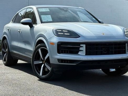Used 2025 Porsche Cayenne Coupe AWD/4WD image 7