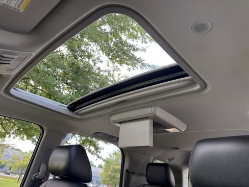 Used 2013 Chevrolet Tahoe LTZ image 23