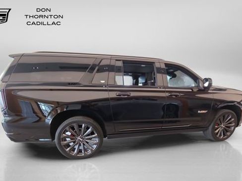 Used 2026 Cadillac Escalade ESV V AWD/4WD image 6