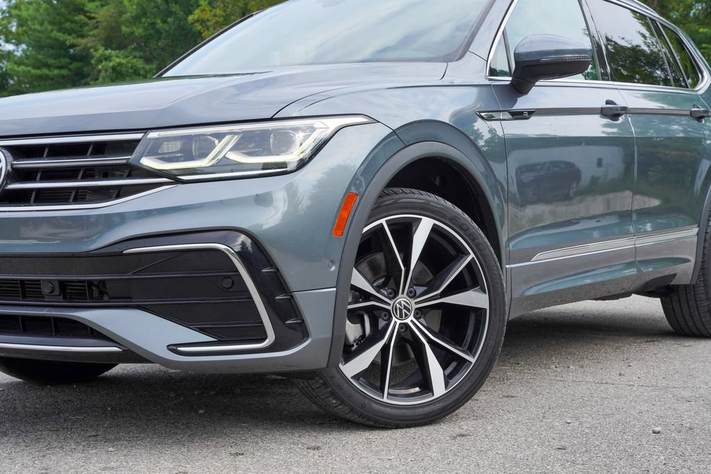 Used 2022 Volkswagen Tiguan SEL R-Line AWD/4WD image 3