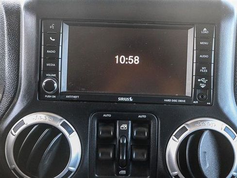 Used 2013 Jeep Wrangler Unlimited Sahara image 15