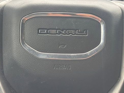 Used 2022 GMC Sierra 1500 Denali w/ Denali Premium Package AWD/4WD image 13