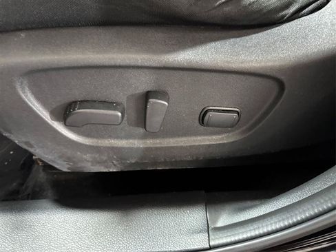 Used 2020 Nissan Rogue Sport SV AWD/4WD image 19