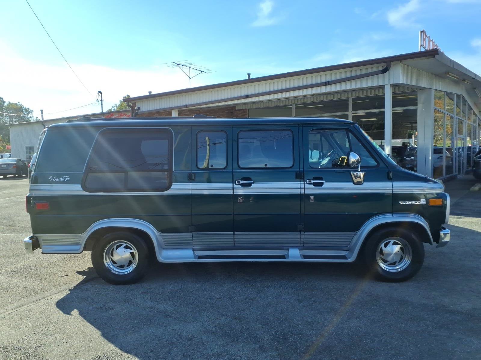 Used 1994 GMC G2500 Vandura RWD image 2