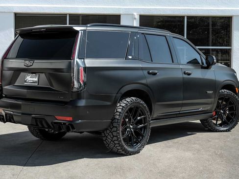 Used 2024 Cadillac Escalade V w/ LPO, ONYX Package AWD/4WD image 9