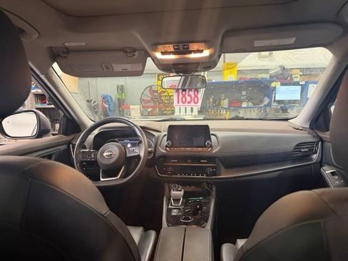 Used 2023 Nissan Rogue SV w/ SV Premium B Package AWD/4WD image 9