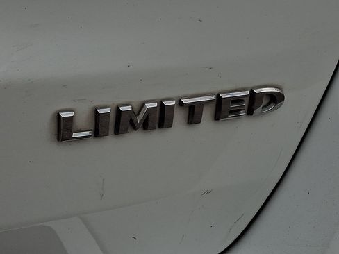 Used 2015 Jeep Grand Cherokee Limited AWD/4WD image 33