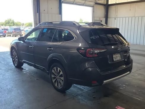 Used 2023 Subaru Outback Touring AWD/4WD image 3