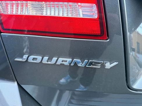 Used 2017 Dodge Journey SE w/ Flexible Seating Group image 35