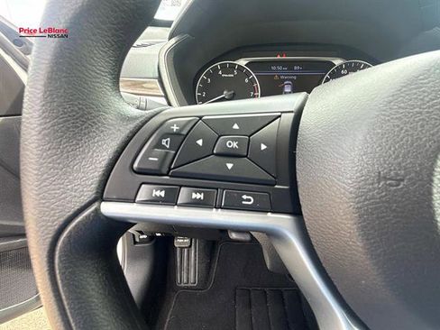 Used 2025 Nissan Altima 2.5 SV FWD image 22