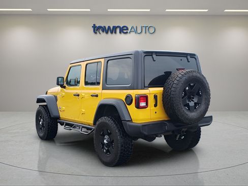 Used 2018 Jeep Wrangler Unlimited Sport S AWD/4WD image 3