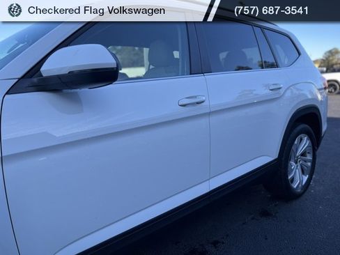 Used 2022 Volkswagen Atlas SE w/ Panoramic Sunroof Package image 4