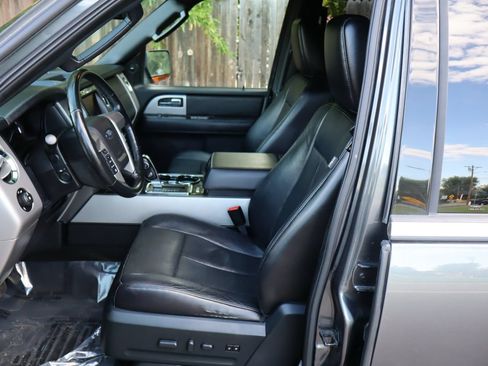Used 2015 Ford Expedition Limited w/ Equipment Group 301A AWD/4WD image 19