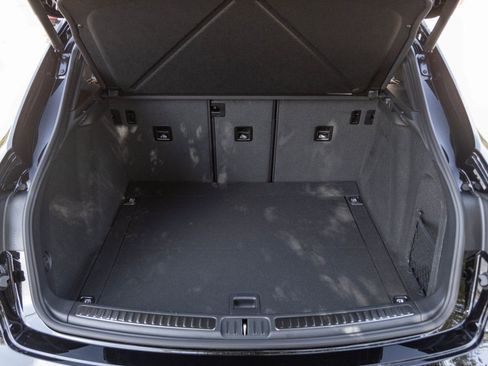 Certified 2026 Porsche Macan image 30