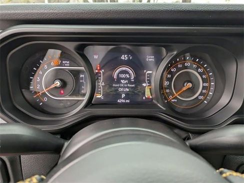 Used 2024 Jeep Wrangler Sport S image 10
