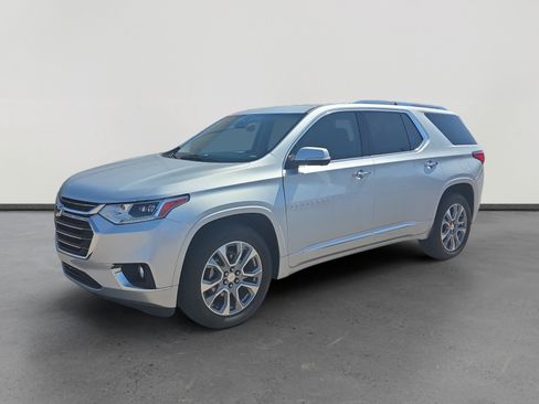 Used 2020 Chevrolet Traverse Premier FWD image 1