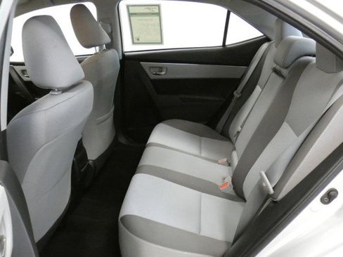 Used 2018 Toyota Corolla LE image 11