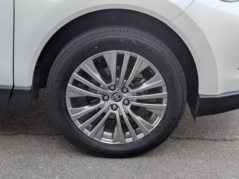 Used 2023 Toyota Venza Limited AWD/4WD image 11