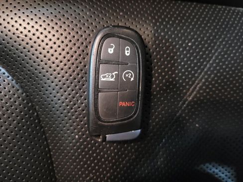 Used 2020 Jeep Cherokee Limited AWD/4WD image 32