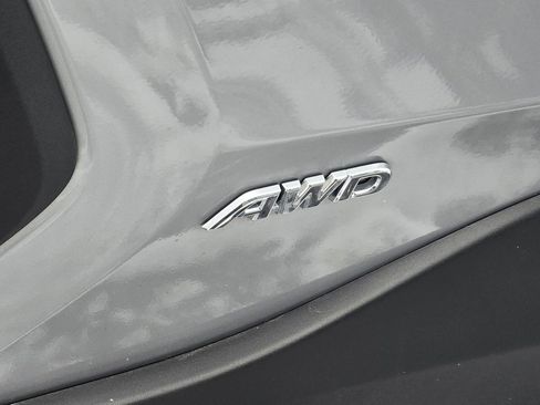 Used 2020 Toyota RAV4 LE image 9