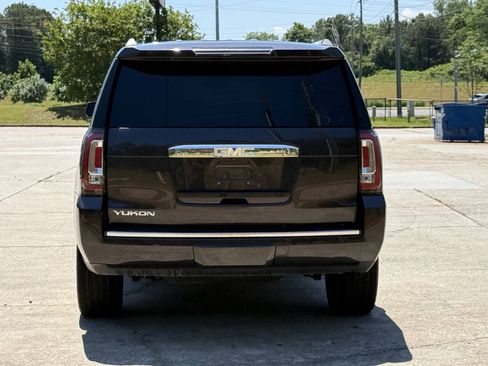 Used 2015 GMC Yukon Denali w/ Premium Package AWD/4WD image 5
