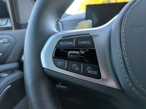 Certified 2025 BMW X7 xDrive40i w/ M Sport Package image 24