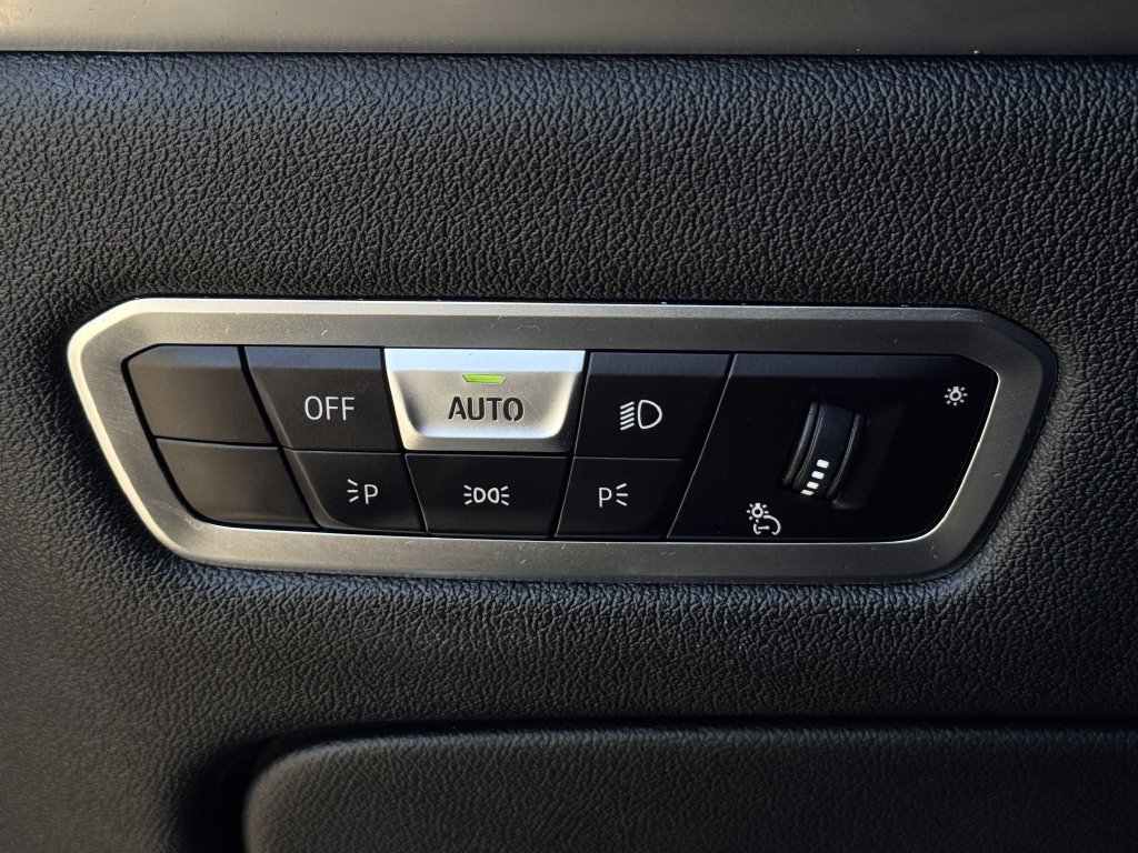 Used 2023 BMW X7 xDrive40i AWD/4WD image 21