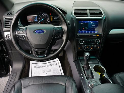 Used 2016 Ford Explorer XLT w/ Equipment Group 202A AWD/4WD image 22
