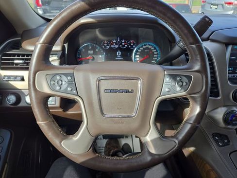 Used 2019 GMC Yukon XL Denali AWD/4WD image 17