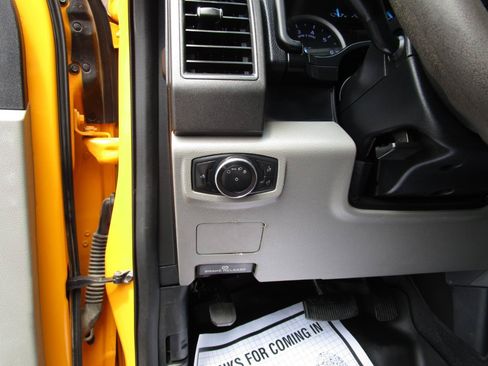 Used 2018 Ford F250 XL w/ Power Equipment Group RWD image 14