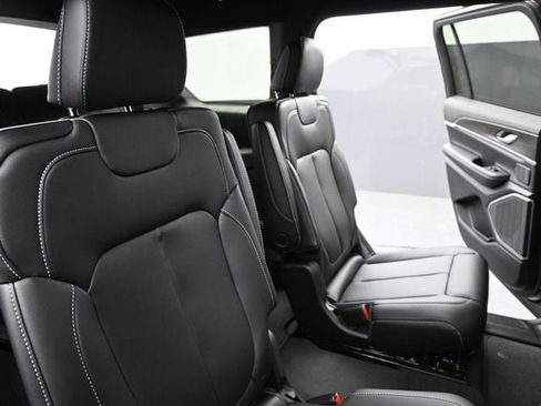 New 2026 Jeep Grand Cherokee L Limited AWD/4WD image 21