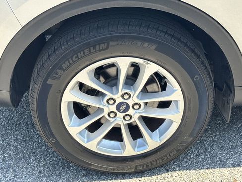 Used 2021 Ford Escape SE FWD image 17