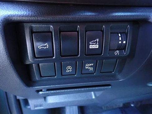 Used 2019 Subaru Forester Premium AWD/4WD image 17