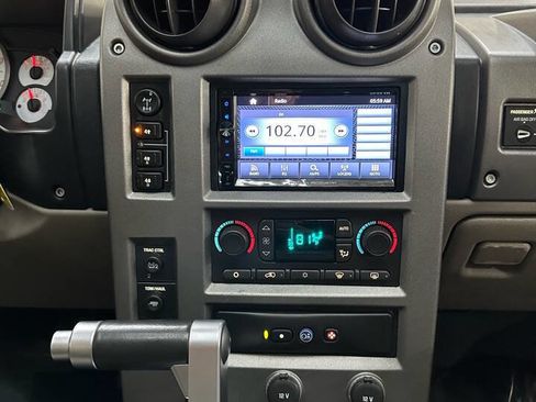 Used 2003 HUMMER H2 w/ Preferred Equipment Group image 29