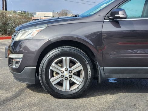 Used 2017 Chevrolet Traverse LT image 8