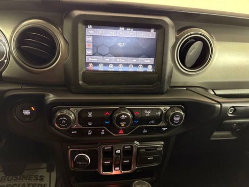 Used 2023 Jeep Wrangler Unlimited Sport AWD/4WD image 22