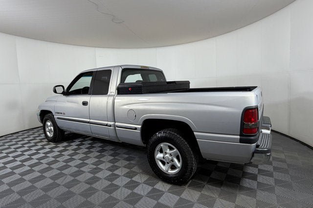 Used 1999 Dodge Ram 1500 Truck 2WD Quad Cab image 3