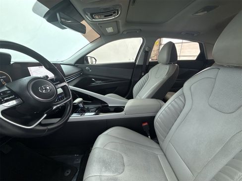 Used 2023 Hyundai Elantra Limited image 11