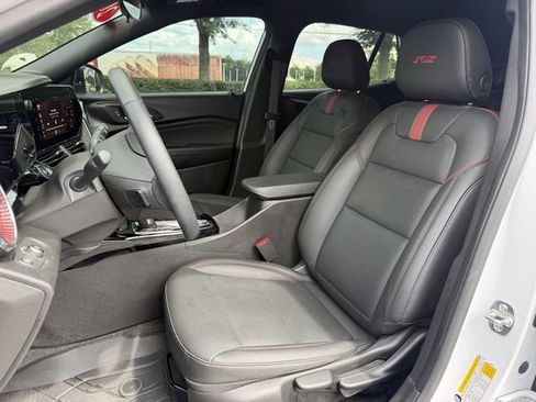 Used 2025 Chevrolet Trax RS w/ Driver Confidence Package FWD image 11