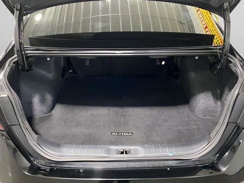 Used 2023 Nissan Altima 2.5 SV image 9