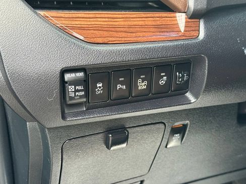 Used 2015 Toyota Sienna Limited Premium AWD/4WD image 39