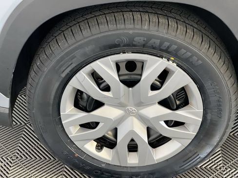 Used 2023 Toyota Corolla Cross L FWD image 7
