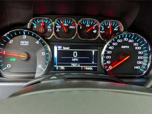 Used 2018 Chevrolet Silverado 1500 LT w/ All Star Edition image 33