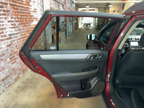 Used 2017 Subaru Outback 2.5i Premium image 60