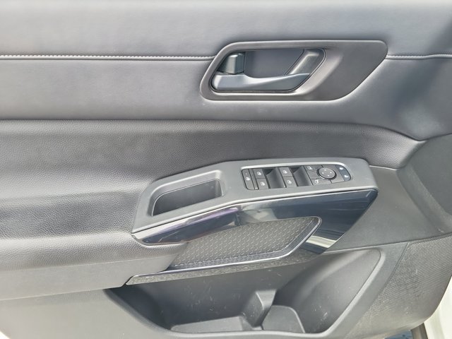 Used 2023 Nissan Pathfinder SV FWD image 26