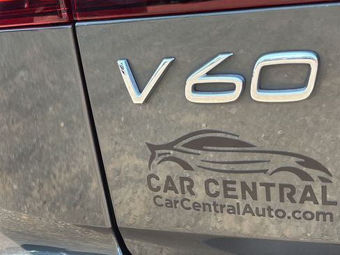 Used 2021 Volvo V60 T5 Momentum FWD image 26